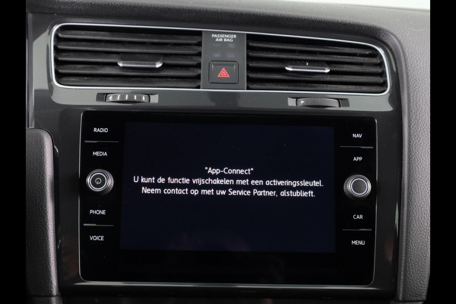 Volkswagen e-Golf E-DITION 136 PK Automaat | Navigatie | Warmtepomp | Parkeersensoren | Adaptieve cruise control | LED koplampen |