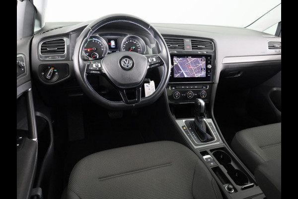 Volkswagen e-Golf E-DITION 136 PK Automaat | Navigatie | Warmtepomp | Parkeersensoren | Adaptieve cruise control | LED koplampen |