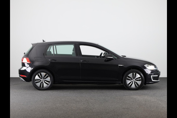 Volkswagen e-Golf E-DITION 136 PK Automaat | Navigatie | Warmtepomp | Parkeersensoren | Adaptieve cruise control | LED koplampen |