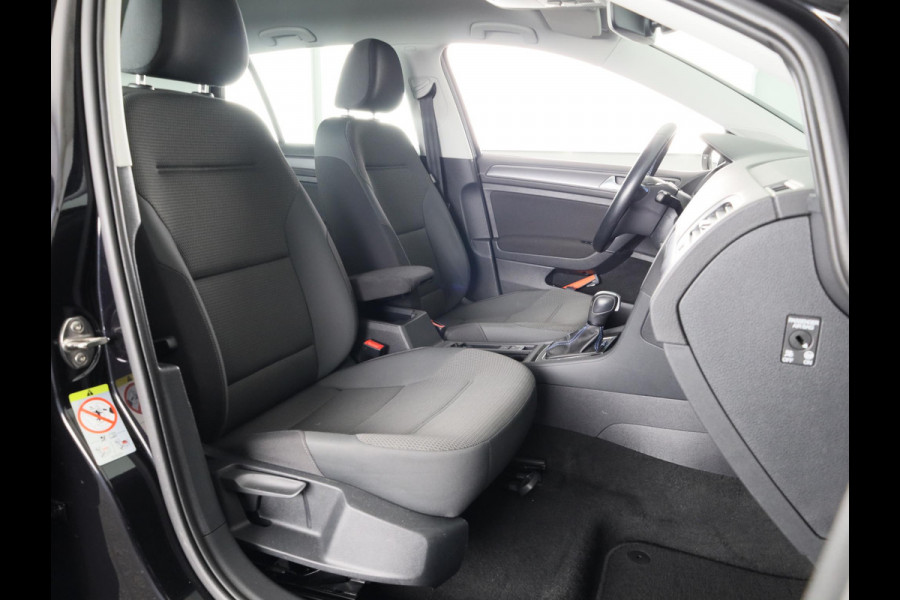 Volkswagen e-Golf E-DITION 136 PK Automaat | Navigatie | Warmtepomp | Parkeersensoren | Adaptieve cruise control | LED koplampen |