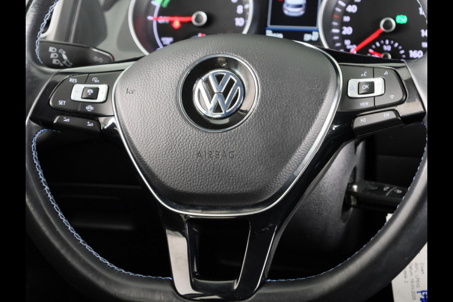 Volkswagen e-Golf E-DITION 136 PK Automaat | Navigatie | Warmtepomp | Parkeersensoren | Adaptieve cruise control | LED koplampen |