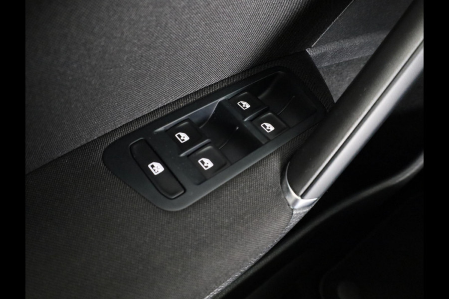 Volkswagen e-Golf E-DITION 136 PK Automaat | Navigatie | Warmtepomp | Parkeersensoren | Adaptieve cruise control | LED koplampen |