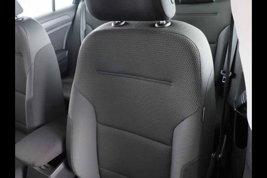 Volkswagen e-Golf E-DITION 136 PK Automaat | Navigatie | Warmtepomp | Parkeersensoren | Adaptieve cruise control | LED koplampen |