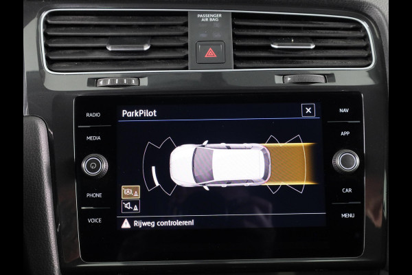 Volkswagen e-Golf E-DITION 136 PK Automaat | Navigatie | Warmtepomp | Parkeersensoren | Adaptieve cruise control | LED koplampen |