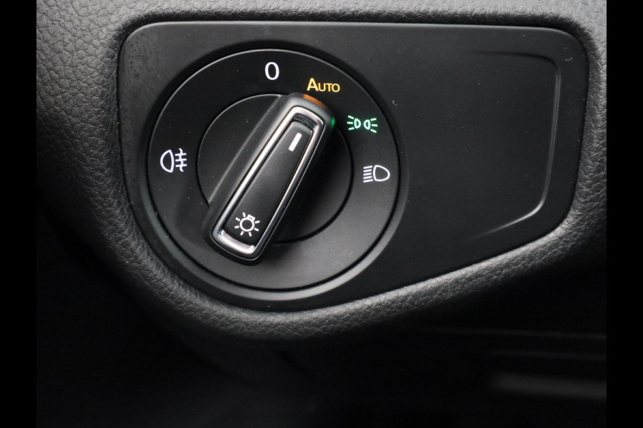 Volkswagen e-Golf E-DITION 136 PK Automaat | Navigatie | Warmtepomp | Parkeersensoren | Adaptieve cruise control | LED koplampen |