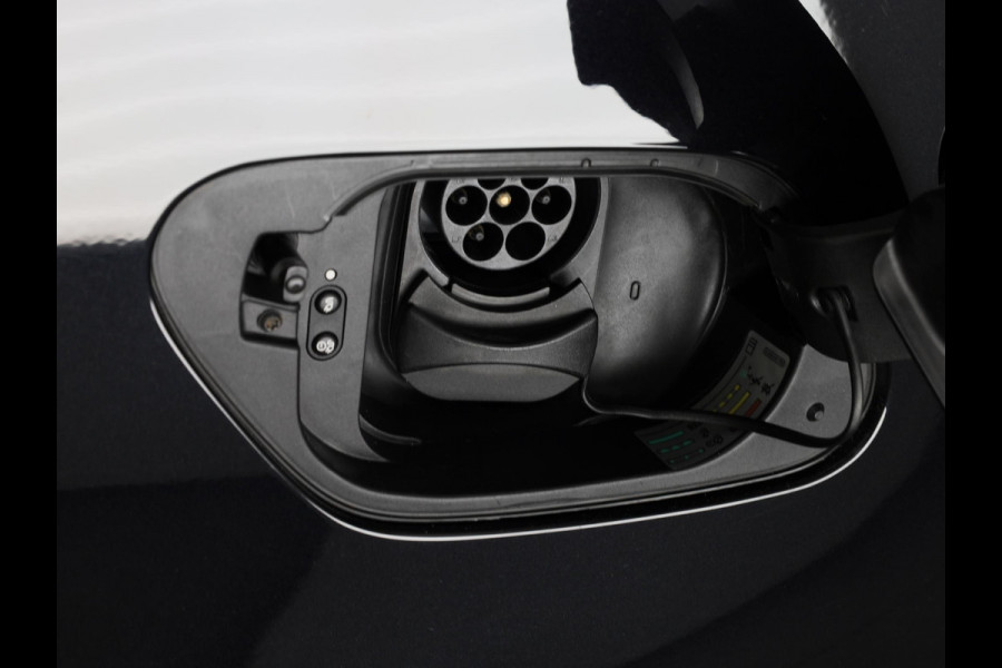 Volkswagen e-Golf E-DITION 136 PK Automaat | Navigatie | Warmtepomp | Parkeersensoren | Adaptieve cruise control | LED koplampen |