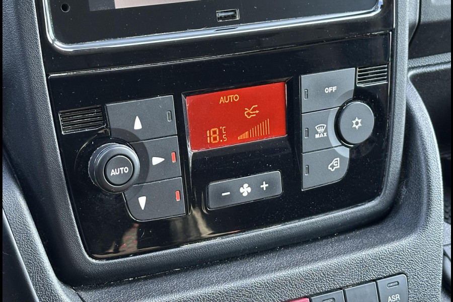 Peugeot Boxer L3H2 Metallic Blauw Airco Navi Trekhaak
