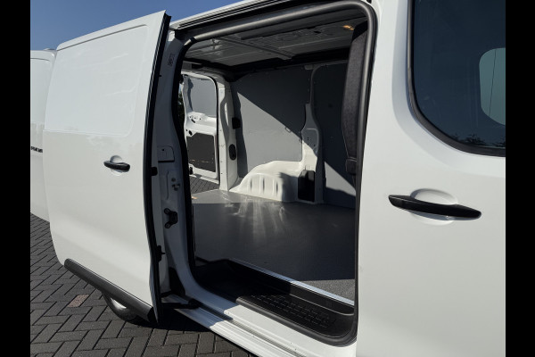 Toyota ProAce Worker 2.0 D-4D 145 PK / L2H1 / 1e EIG. / AIRCO / CRUISE / 3-ZITS / DAB / CARPLAY