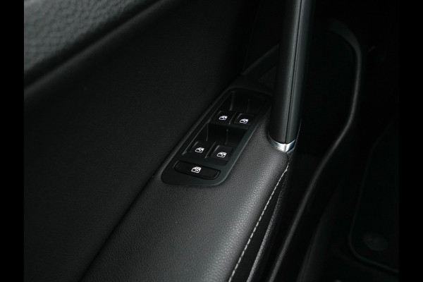 Volkswagen e-Golf E-DITION (INCL-BTW) *VIENNA-FULL-LEATHER | DIGI-COCKPIT | FULL-LED | ADAPTIVE-CRUISE | DYNAUDIO | NAVI-FULLMAP | CAMERA | DAB+ | SPORT-SEATS | HEATED-SEATS | CCS-FASTLOADER | ECC | PDC | 18''ALU*