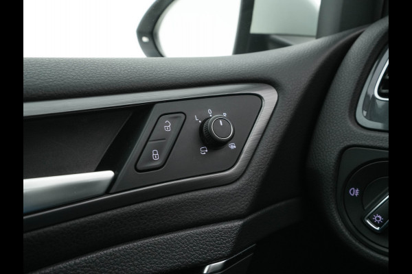 Volkswagen e-Golf E-DITION (INCL-BTW) *VIENNA-FULL-LEATHER | DIGI-COCKPIT | FULL-LED | ADAPTIVE-CRUISE | DYNAUDIO | NAVI-FULLMAP | CAMERA | DAB+ | SPORT-SEATS | HEATED-SEATS | CCS-FASTLOADER | ECC | PDC | 18''ALU*