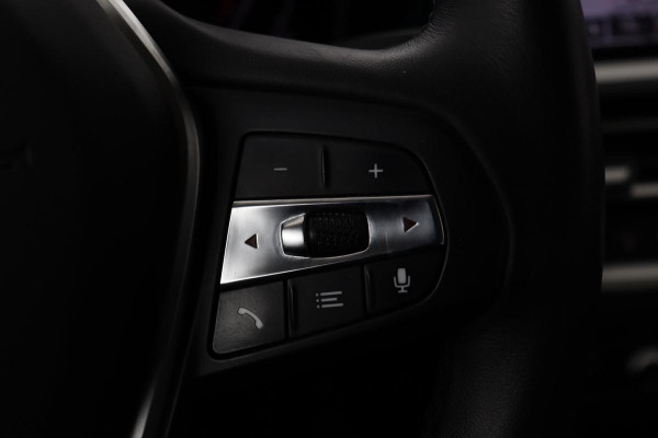BMW 3-serie 318d Executive Edition | Sport Line | Half leder | Stoelverwarming | Carplay | Full LED | Navigatie | Sportstoelen | DAB+