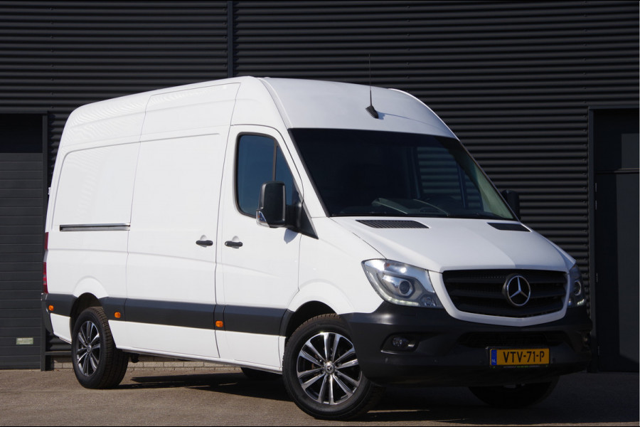 Mercedes-Benz Sprinter 319 3.0 CDI V6 AUT. XENON, TREKHAAK, CAMERA, NAVI, CRUISE, AIRCO, STANDKACHEL, STOELVERWARMING, PARKEERSENSOREN
