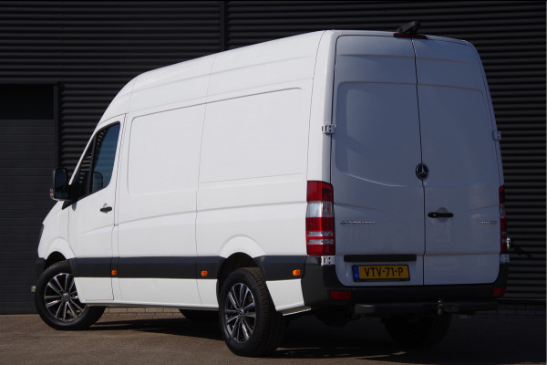 Mercedes-Benz Sprinter 319 3.0 CDI V6 AUT. XENON, TREKHAAK, CAMERA, NAVI, CRUISE, AIRCO, STANDKACHEL, STOELVERWARMING, PARKEERSENSOREN