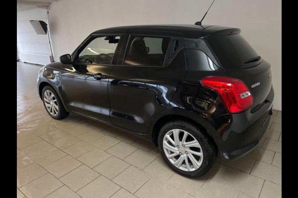 Suzuki Swift 1.2 Comfort Smart Hybrid AIRCO NAVI CRUISE BLUETOOTH GROOT SCHERM ELEK RAMEN CENT VERG VELGEN PDC NIEUWSTAAT