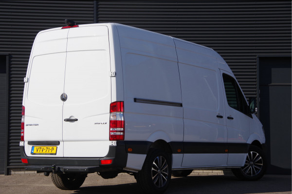 Mercedes-Benz Sprinter 319 3.0 CDI V6 AUT. XENON, TREKHAAK, CAMERA, NAVI, CRUISE, AIRCO, STANDKACHEL, STOELVERWARMING, PARKEERSENSOREN