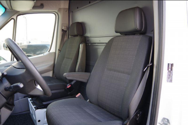 Mercedes-Benz Sprinter 319 3.0 CDI V6 AUT. XENON, TREKHAAK, CAMERA, NAVI, CRUISE, AIRCO, STANDKACHEL, STOELVERWARMING, PARKEERSENSOREN