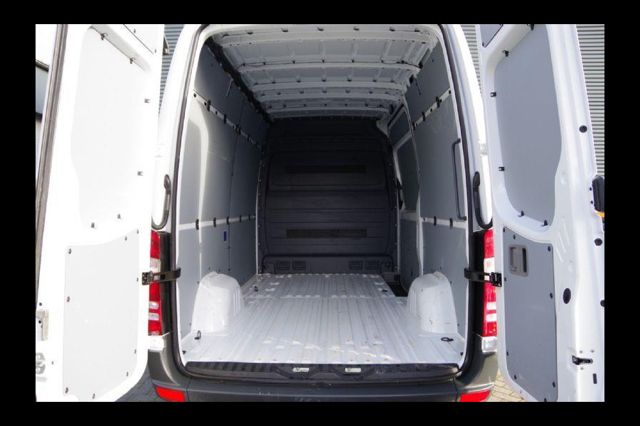 Mercedes-Benz Sprinter 319 3.0 CDI V6 AUT. XENON, TREKHAAK, CAMERA, NAVI, CRUISE, AIRCO, STANDKACHEL, STOELVERWARMING, PARKEERSENSOREN