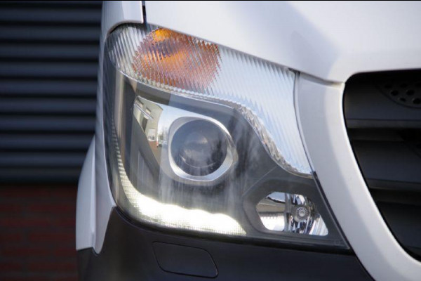 Mercedes-Benz Sprinter 319 3.0 CDI V6 AUT. XENON, TREKHAAK, CAMERA, NAVI, CRUISE, AIRCO, STANDKACHEL, STOELVERWARMING, PARKEERSENSOREN