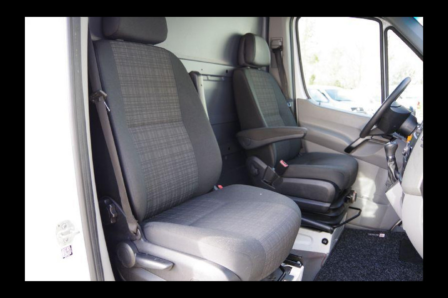 Mercedes-Benz Sprinter 319 3.0 CDI V6 AUT. XENON, TREKHAAK, CAMERA, NAVI, CRUISE, AIRCO, STANDKACHEL, STOELVERWARMING, PARKEERSENSOREN