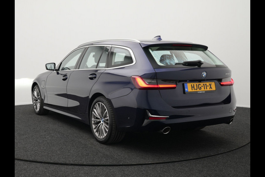 BMW 3 Serie Touring 330e Luxury Line Plug In Hybrid 293pk PHEV | Panodak | Laser LED | Adaptive Onderstel | 360 Camera | Adaptive cruise | Head Up | Lederen Sportstoelen Memory | Sfeerverlichting | 18"L.M | Keyless |
