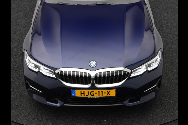 BMW 3 Serie Touring 330e Luxury Line Plug In Hybrid 293pk PHEV | Panodak | Laser LED | Adaptive Onderstel | 360 Camera | Adaptive cruise | Head Up | Lederen Sportstoelen Memory | Sfeerverlichting | 18"L.M | Keyless |