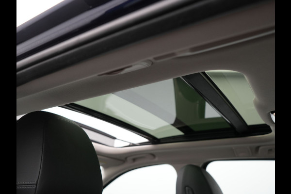 BMW 3 Serie Touring 330e Luxury Line Plug In Hybrid 293pk PHEV | Panodak | Laser LED | Adaptive Onderstel | 360 Camera | Adaptive cruise | Head Up | Lederen Sportstoelen Memory | Sfeerverlichting | 18"L.M | Keyless |