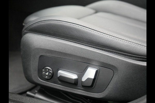 BMW 3 Serie Touring 330e Luxury Line Plug In Hybrid 293pk PHEV | Panodak | Laser LED | Adaptive Onderstel | 360 Camera | Adaptive cruise | Head Up | Lederen Sportstoelen Memory | Sfeerverlichting | 18"L.M | Keyless |