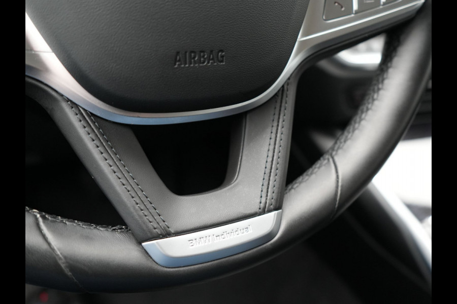 BMW 3 Serie Touring 330e Luxury Line Plug In Hybrid 293pk PHEV | Panodak | Laser LED | Adaptive Onderstel | 360 Camera | Adaptive cruise | Head Up | Lederen Sportstoelen Memory | Sfeerverlichting | 18"L.M | Keyless |