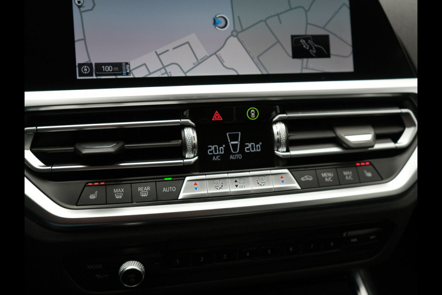 BMW 3 Serie Touring 330e Luxury Line Plug In Hybrid 293pk PHEV | Panodak | Laser LED | Adaptive Onderstel | 360 Camera | Adaptive cruise | Head Up | Lederen Sportstoelen Memory | Sfeerverlichting | 18"L.M | Keyless |