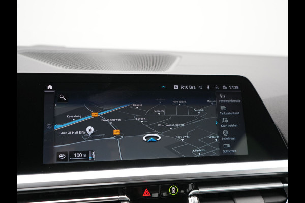 BMW 3 Serie Touring 330e Luxury Line Plug In Hybrid 293pk PHEV | Panodak | Laser LED | Adaptive Onderstel | 360 Camera | Adaptive cruise | Head Up | Lederen Sportstoelen Memory | Sfeerverlichting | 18"L.M | Keyless |