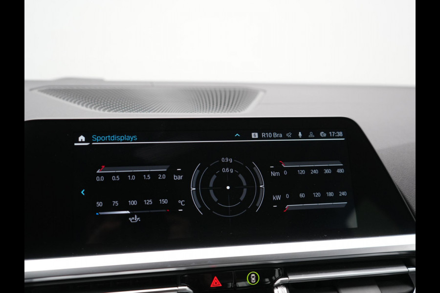 BMW 3 Serie Touring 330e Luxury Line Plug In Hybrid 293pk PHEV | Panodak | Laser LED | Adaptive Onderstel | 360 Camera | Adaptive cruise | Head Up | Lederen Sportstoelen Memory | Sfeerverlichting | 18"L.M | Keyless |