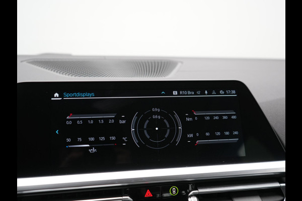 BMW 3 Serie Touring 330e Luxury Line Plug In Hybrid 293pk PHEV | Panodak | Laser LED | Adaptive Onderstel | 360 Camera | Adaptive cruise | Head Up | Lederen Sportstoelen Memory | Sfeerverlichting | 18"L.M | Keyless |