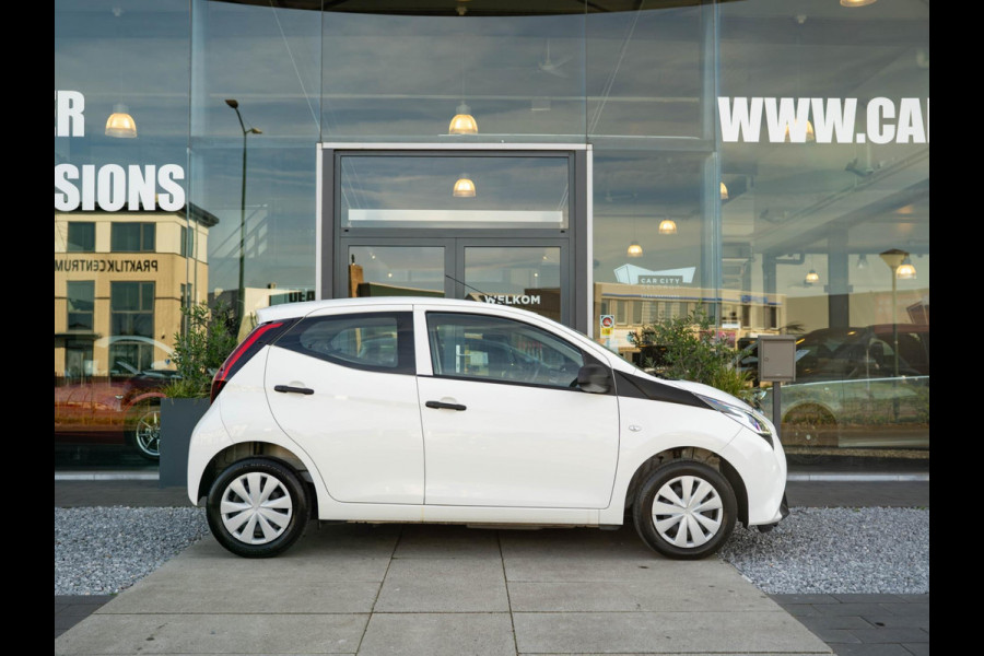 Toyota Aygo 1.0 VVT-i x-fun / Bluetooth / Speedlimiter / Airconditioning / LED