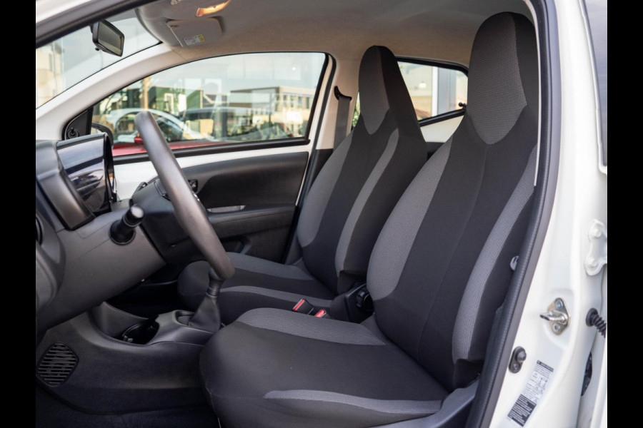 Toyota Aygo 1.0 VVT-i x-fun / Bluetooth / Speedlimiter / Airconditioning / LED