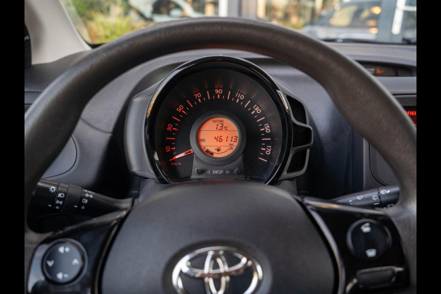 Toyota Aygo 1.0 VVT-i x-fun / Bluetooth / Speedlimiter / Airconditioning / LED