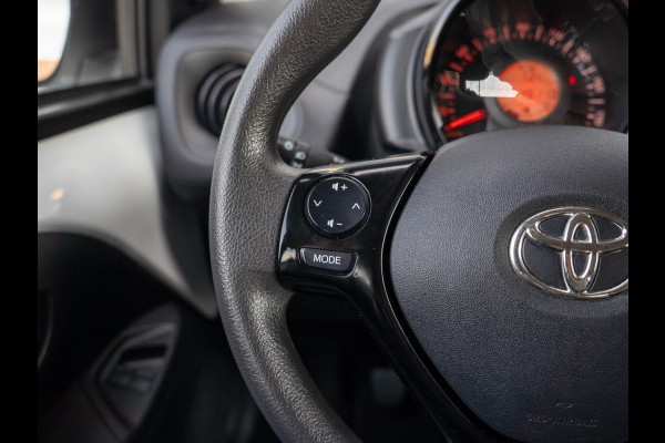 Toyota Aygo 1.0 VVT-i x-fun / Bluetooth / Speedlimiter / Airconditioning / LED