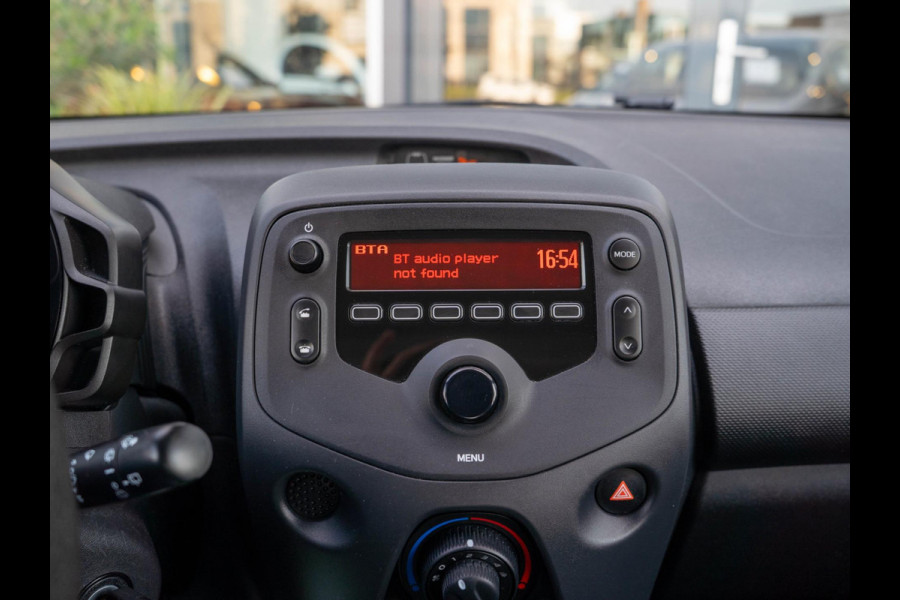 Toyota Aygo 1.0 VVT-i x-fun / Bluetooth / Speedlimiter / Airconditioning / LED