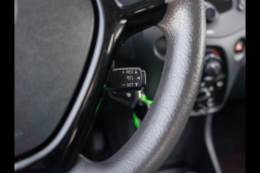 Toyota Aygo 1.0 VVT-i x-fun / Bluetooth / Speedlimiter / Airconditioning / LED