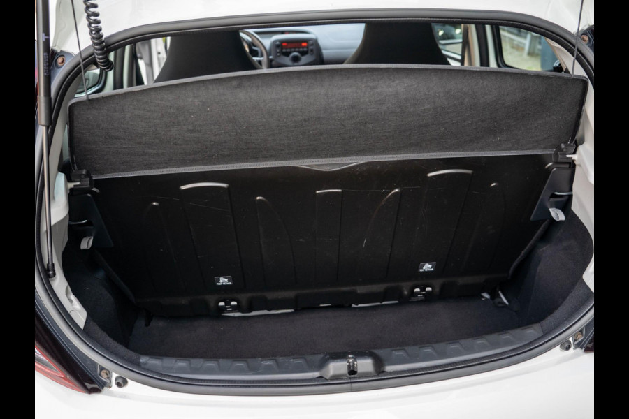 Toyota Aygo 1.0 VVT-i x-fun / Bluetooth / Speedlimiter / Airconditioning / LED