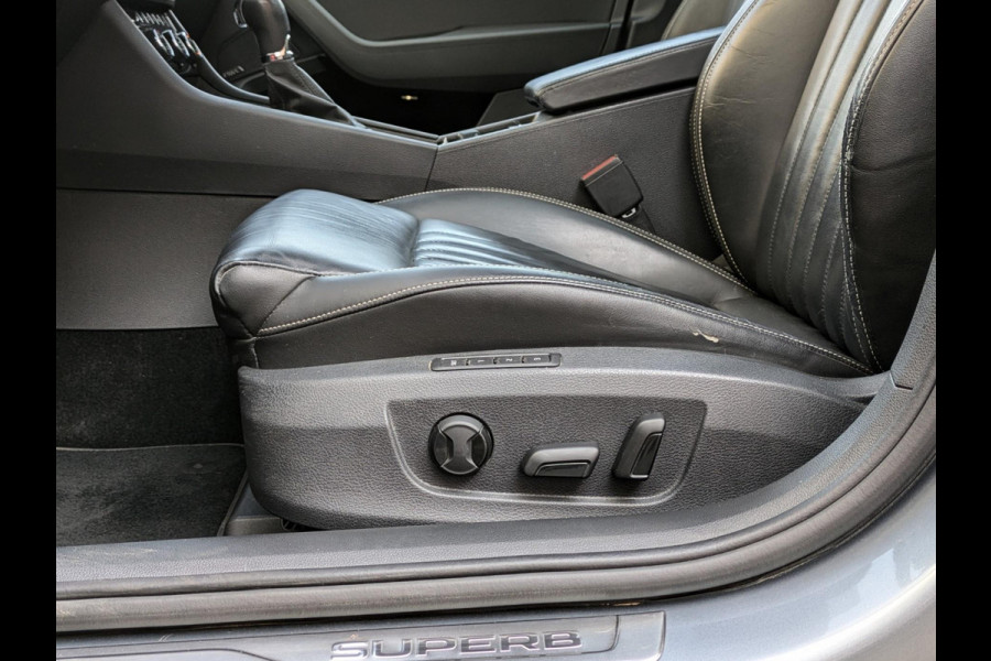Škoda Superb Combi 1.4 TSI iV Laurin & Klement|Panodak|Leder|Memory|Matrix-LED|Virtual-Cockpit|Stoel/Stuurverwarming|Trekhaak