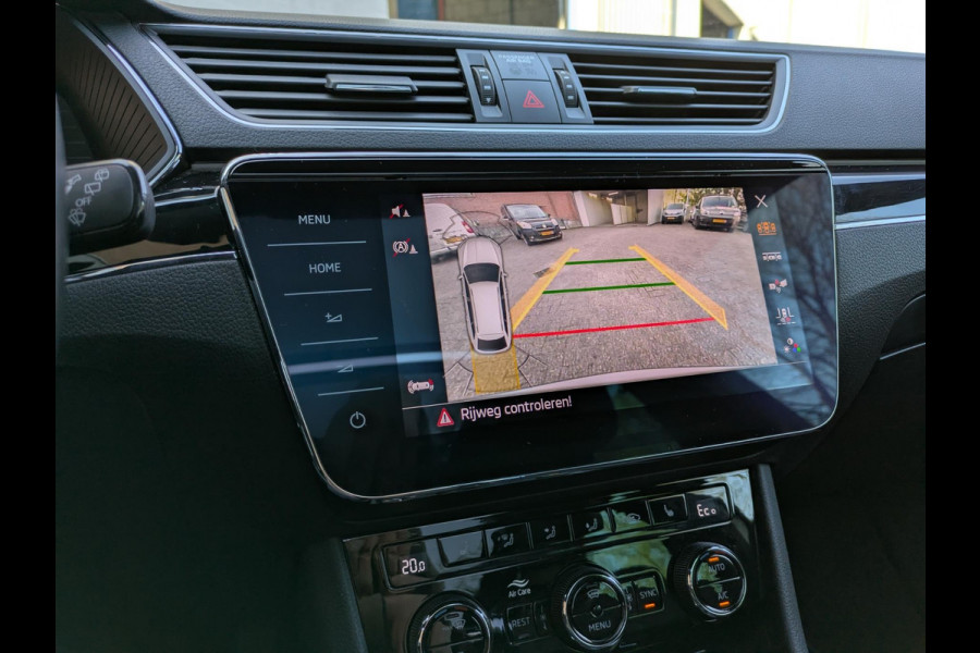 Škoda Superb Combi 1.4 TSI iV Laurin & Klement|Panodak|Leder|Memory|Matrix-LED|Virtual-Cockpit|Stoel/Stuurverwarming|Trekhaak