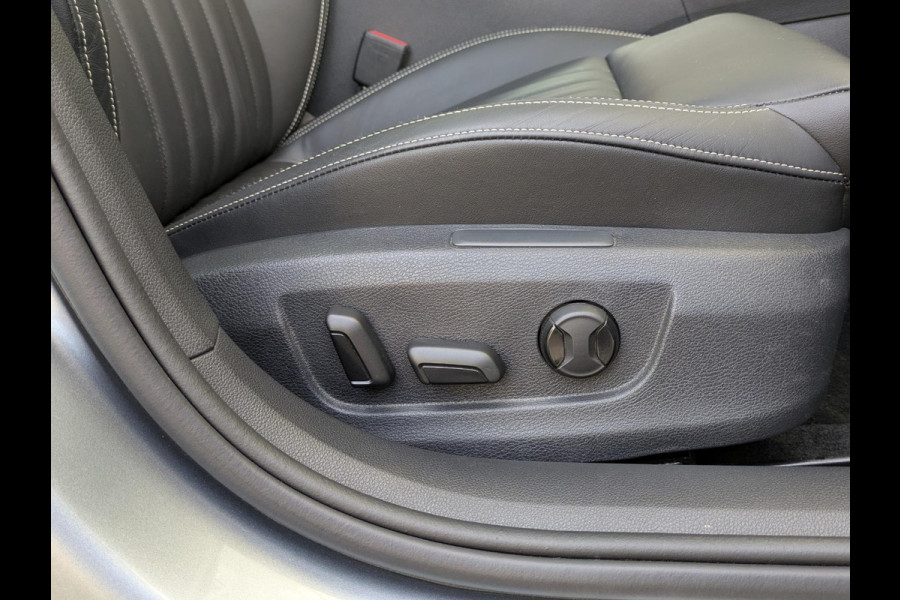 Škoda Superb Combi 1.4 TSI iV Laurin & Klement|Panodak|Leder|Memory|Matrix-LED|Virtual-Cockpit|Stoel/Stuurverwarming|Trekhaak