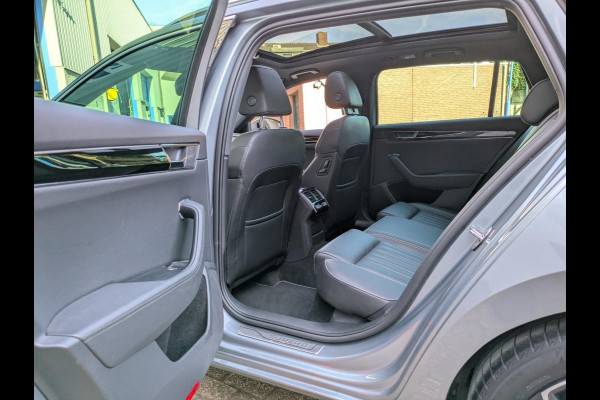 Škoda Superb Combi 1.4 TSI iV Laurin & Klement|Panodak|Leder|Memory|Matrix-LED|Virtual-Cockpit|Stoel/Stuurverwarming|Trekhaak