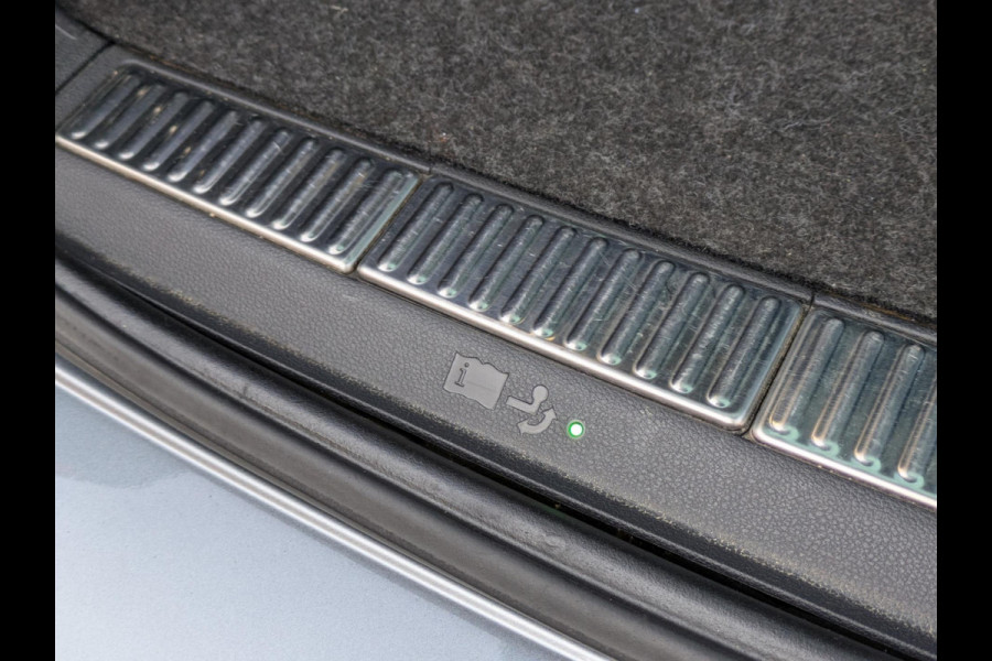 Škoda Superb Combi 1.4 TSI iV Laurin & Klement|Panodak|Leder|Memory|Matrix-LED|Virtual-Cockpit|Stoel/Stuurverwarming|Trekhaak