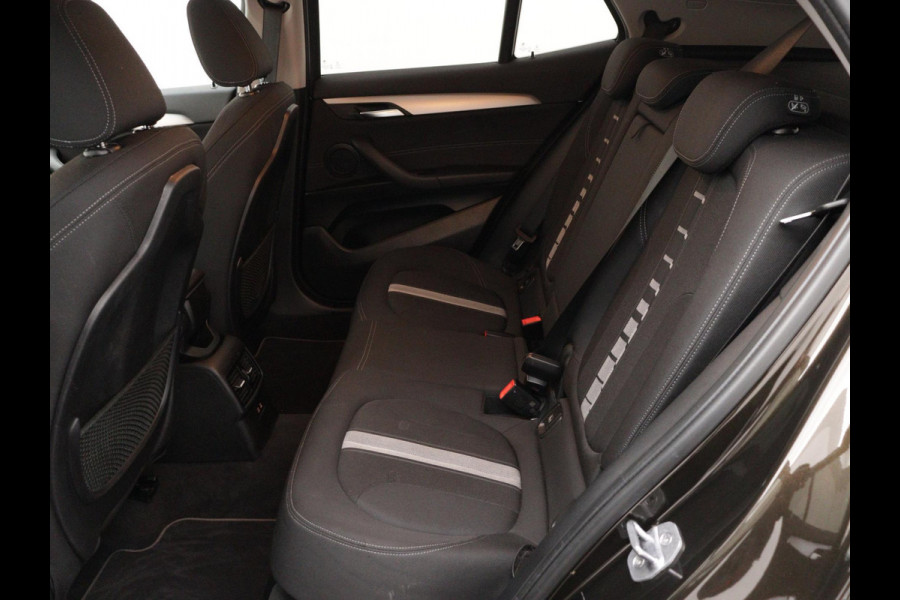 BMW X2 sDrive20i High Executive Edition NAVI LED CRUISE SPORT-INTERIEUR