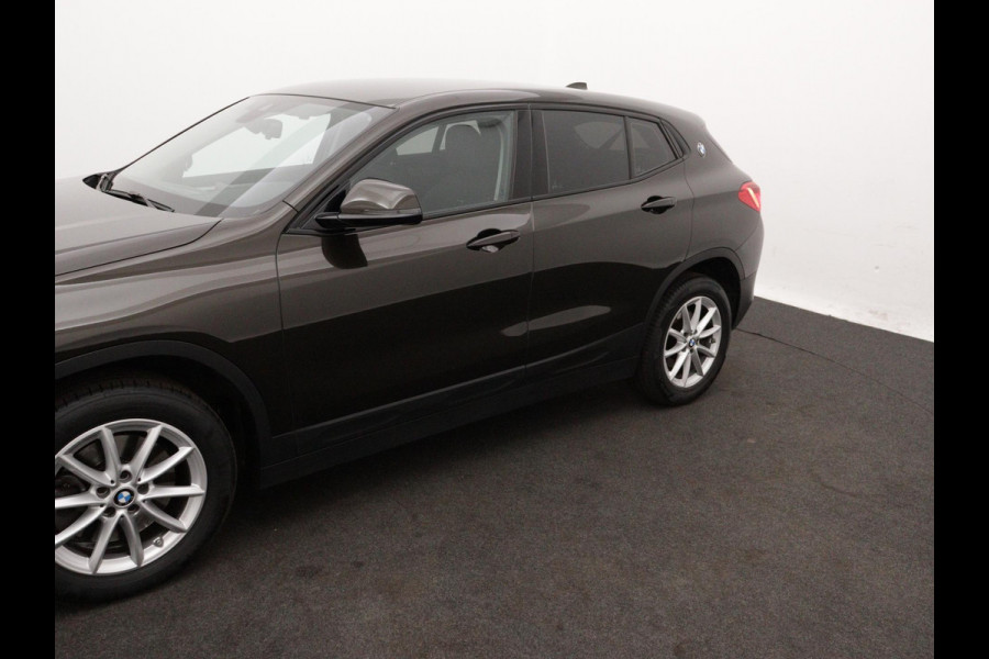 BMW X2 sDrive20i High Executive Edition NAVI LED CRUISE SPORT-INTERIEUR