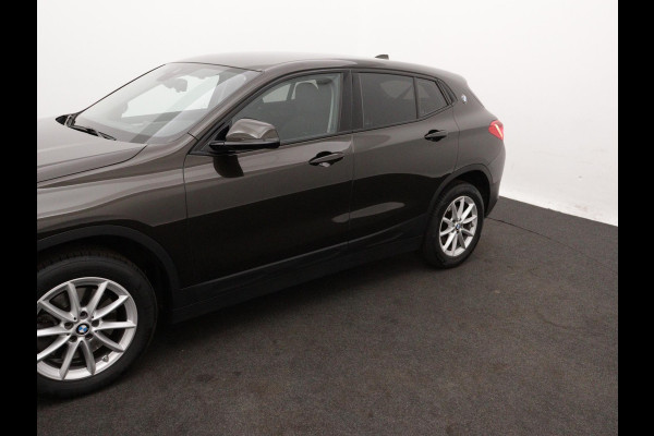 BMW X2 sDrive20i High Executive Edition NAVI LED CRUISE SPORT-INTERIEUR