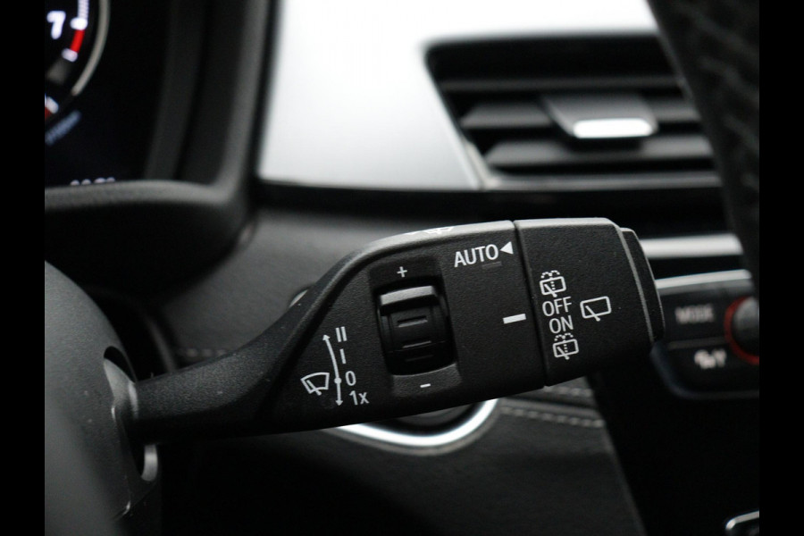 BMW X2 sDrive20i High Executive Edition NAVI LED CRUISE SPORT-INTERIEUR