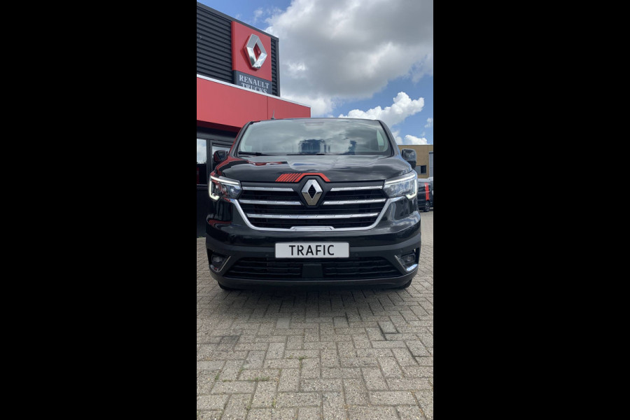 Renault Trafic Exclusive T30 2.0 dCi 150 PK L2H1 Demo Korting, 17inch velgen, Compleet laadruimte betimmering, Trekhaak, Apple Carplay