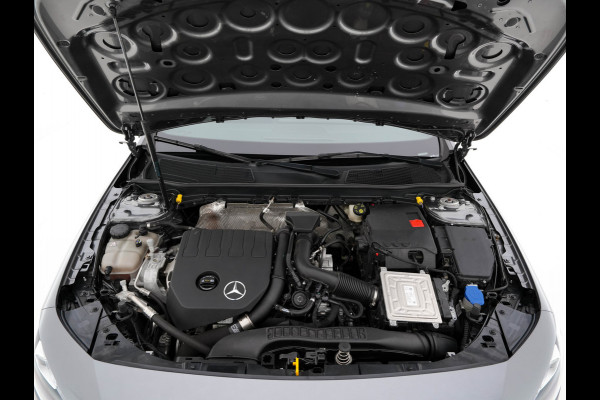 Mercedes-Benz A-Klasse 200 Business Solution AMG-Sportpack Aut. *DIGI-WIDESCREEN-COCKPIT | LEATHER-MICROFIBRE | CAMERA | FULL-LED | SPORT-SEATS | NAVI-FULLMAP | HEATED-SEATS | SHIFT-PADDLES | 18''ALU*